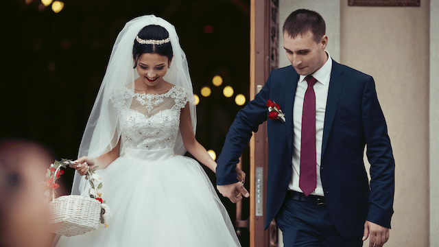 Who Should Be in the Wedding Party - bride and groom